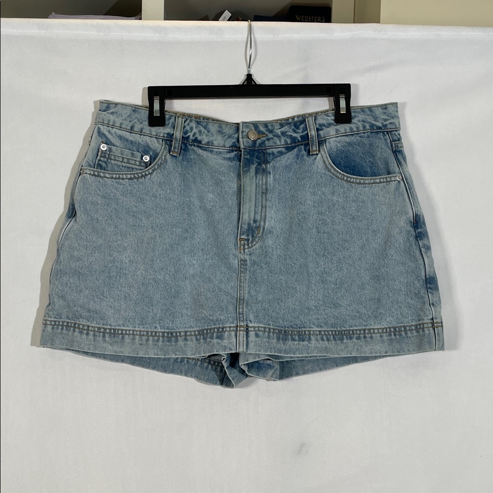 Princess Polly Light Wash Denim Shorts